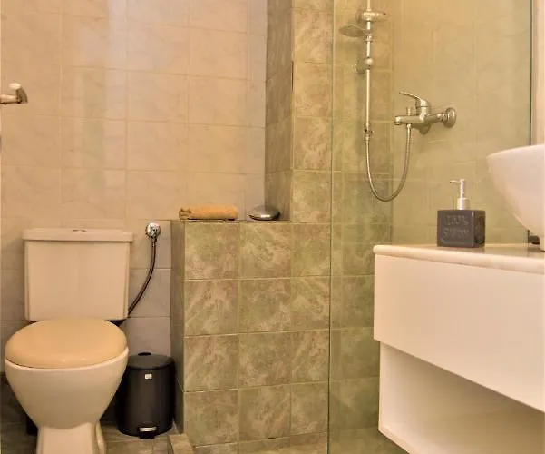 Emerald Halepa Hriszí Aktí Haniá